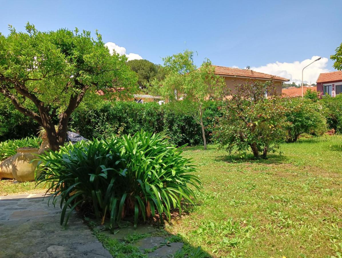 Villetta Con Giardino A Due Passi Dal Mare インペリア エクステリア 写真