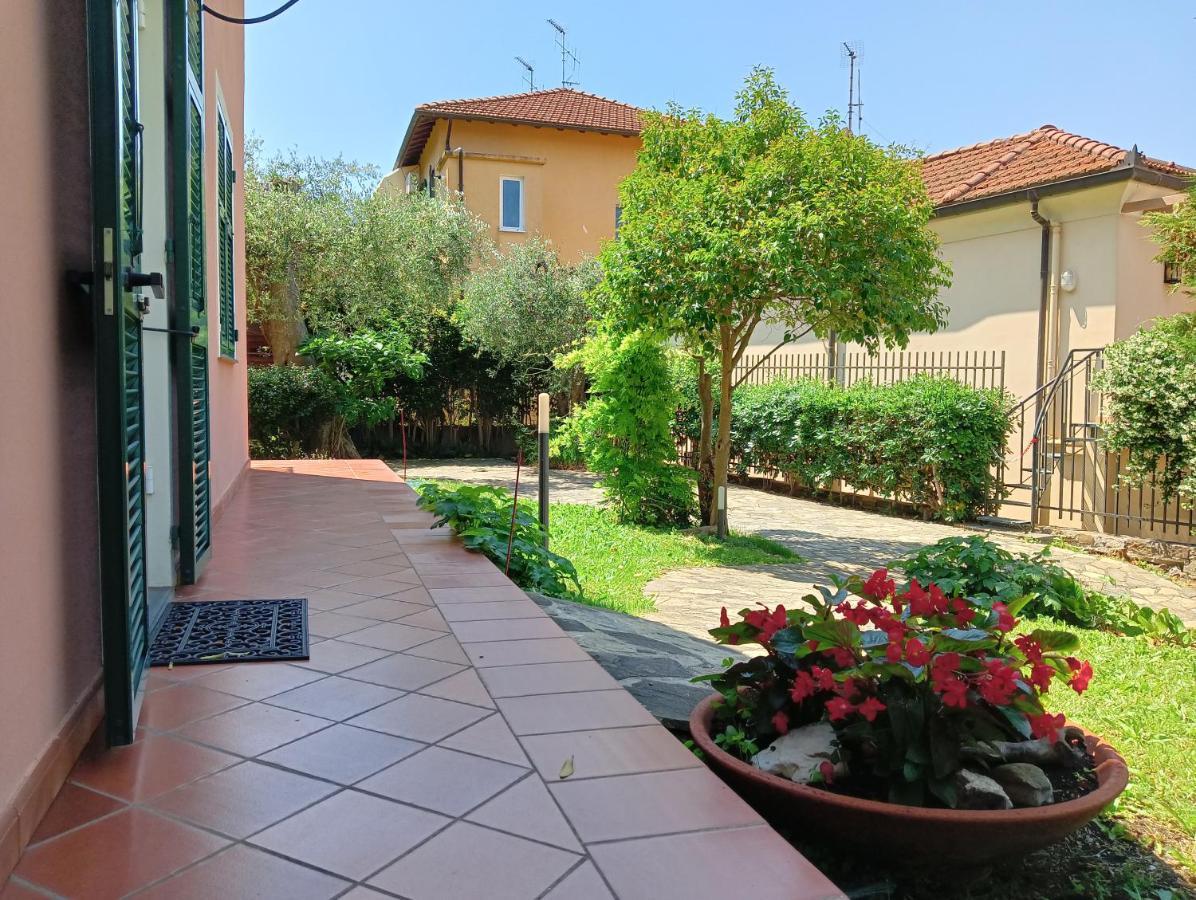 Villetta Con Giardino A Due Passi Dal Mare インペリア エクステリア 写真